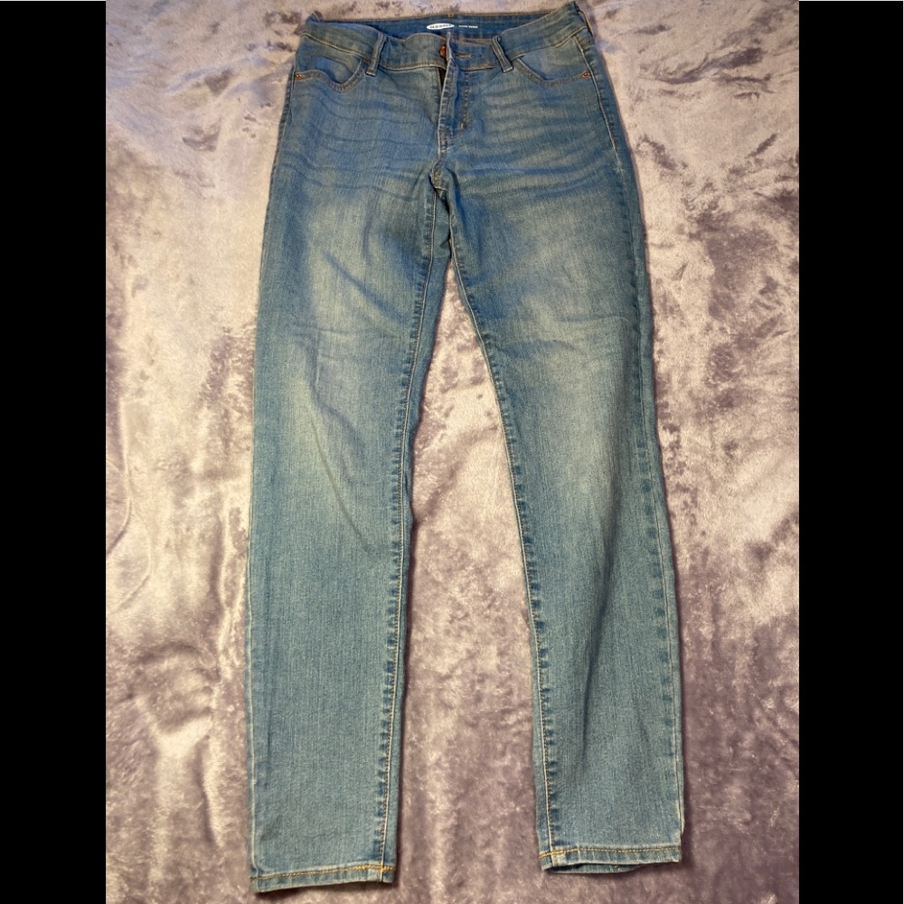 Old navy super skinny women’s jeans. NWOT.